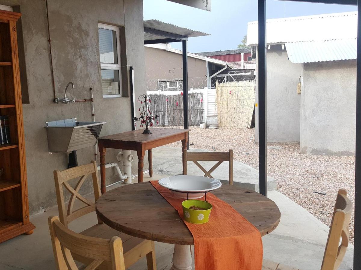 Klein Parys - Housity