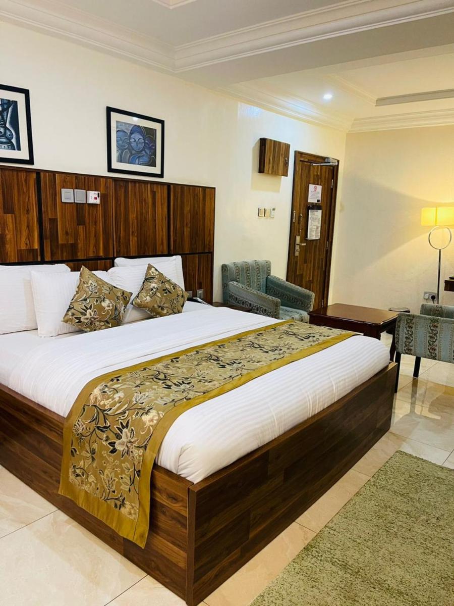 Suitetrails - Qualibest Grand Hotels