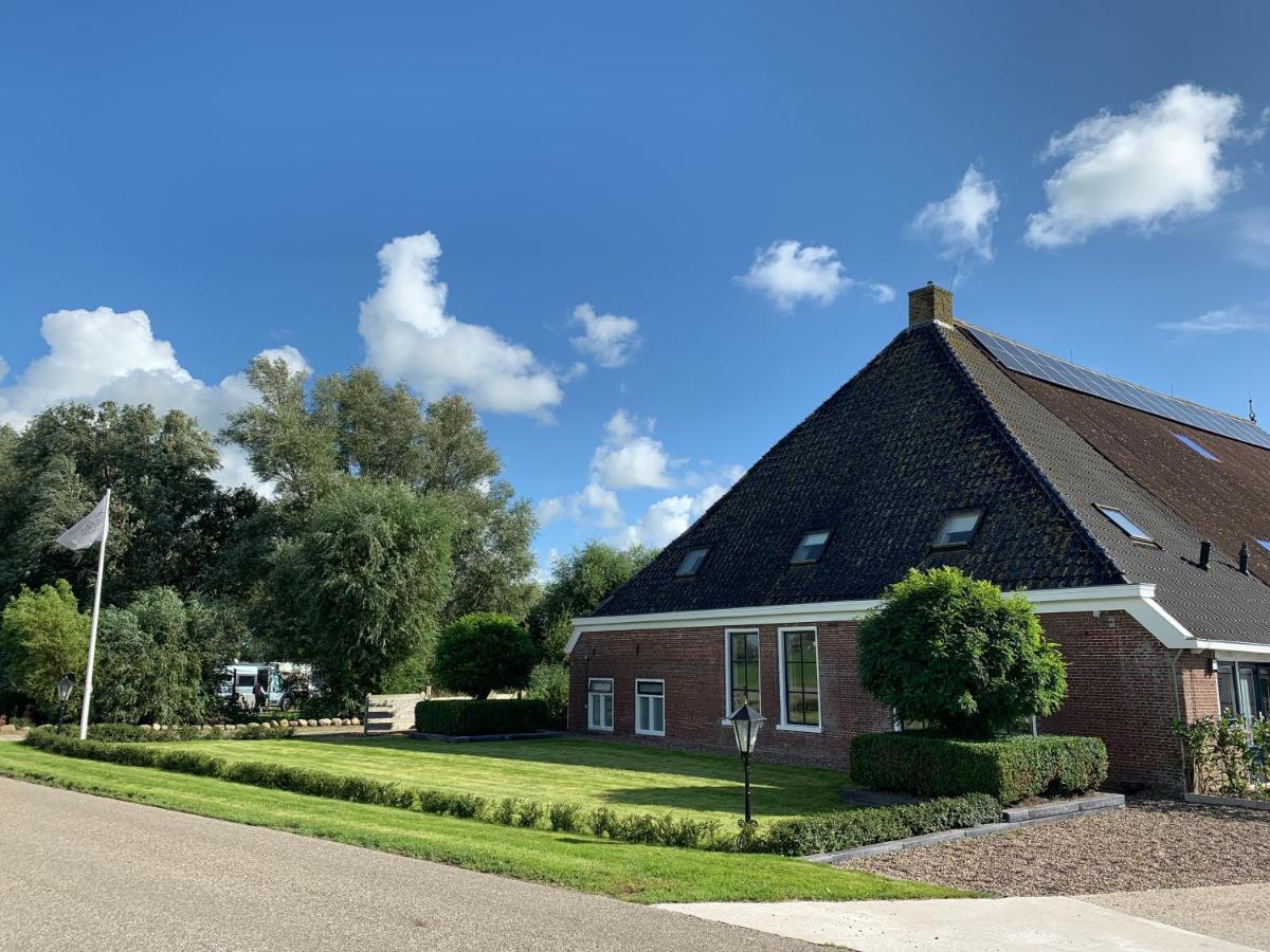 Logeerboerderij de Salix - Housity