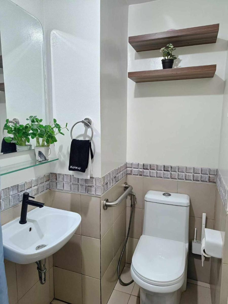Suitetrails - 2BR Condo Unit with Washer, INET, Desk Space, ground floor