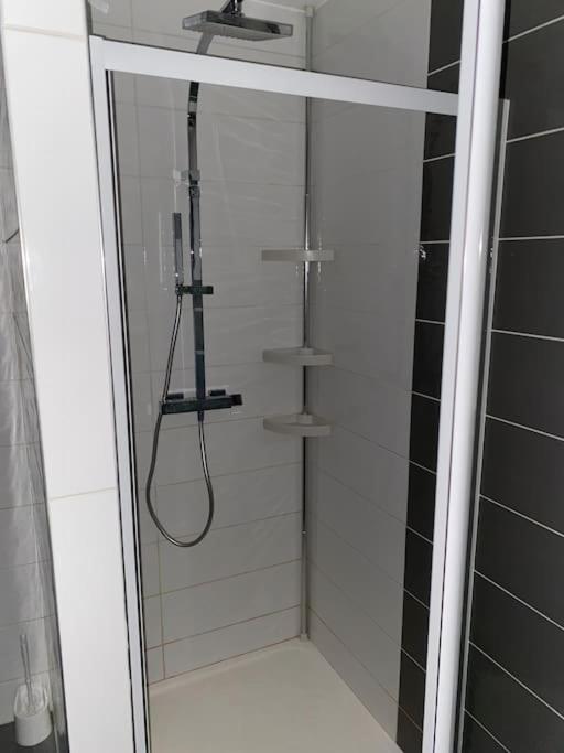Studio moderne entièrement rénové. - Housity