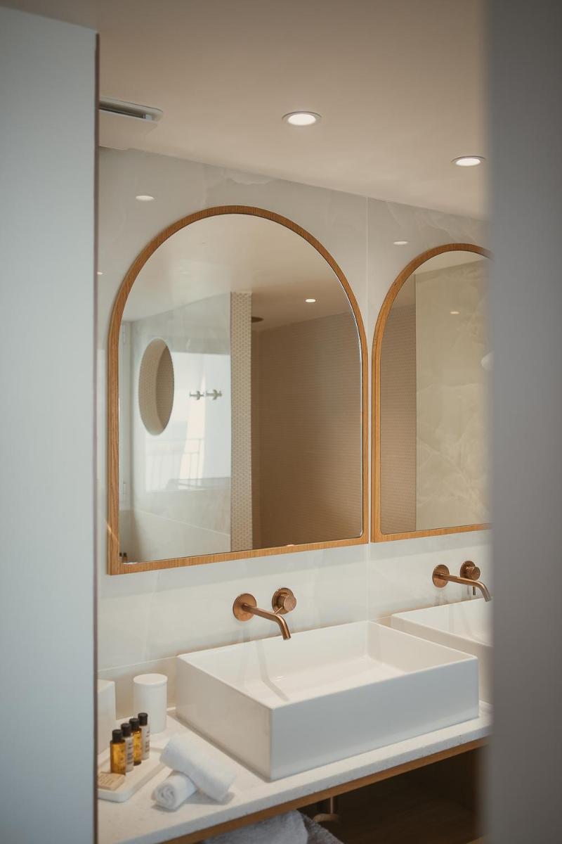 Salle de bains dans l'établissement Hôtel La Plage 5 étoiles La Grande Motte