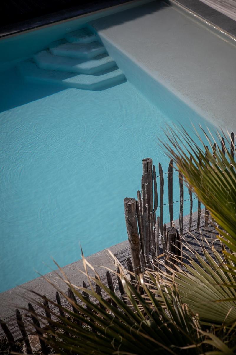 Piscine de l'établissement Hôtel La Plage 5 étoiles La Grande Motte ou située à proximité