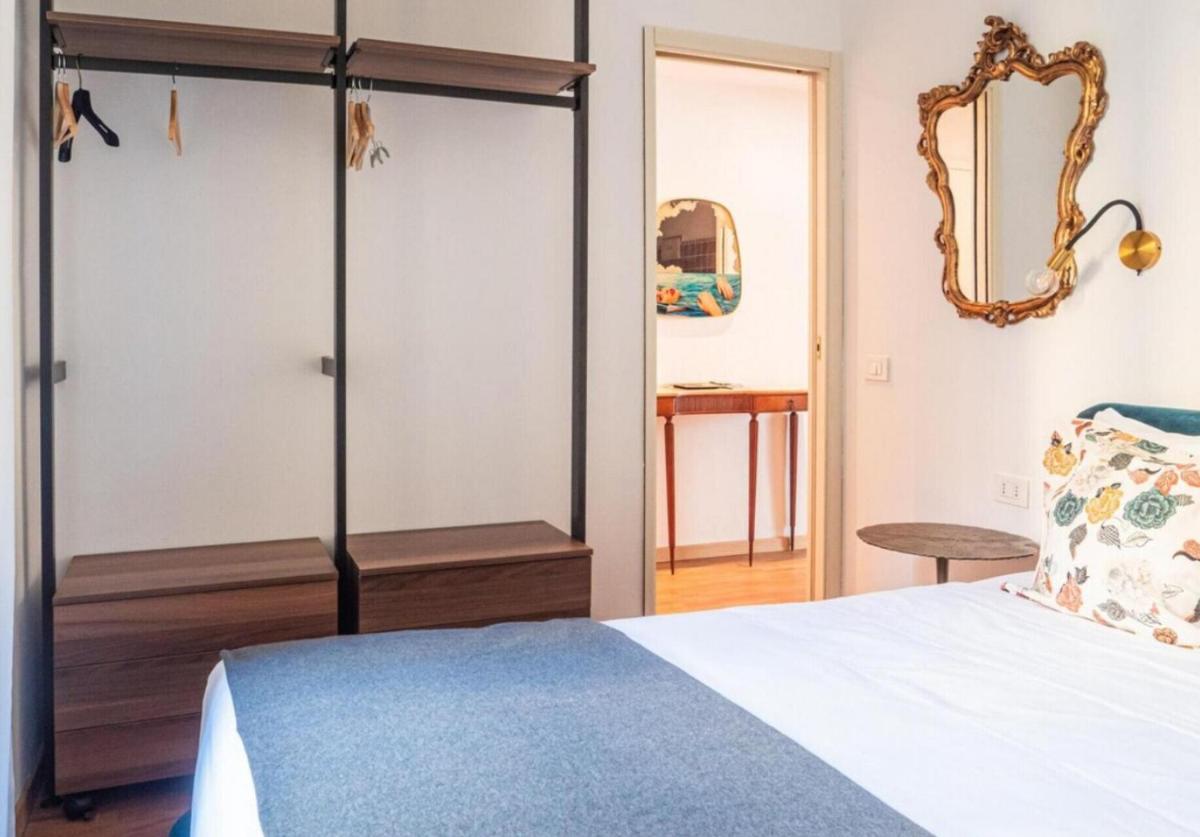 Romantic flat on Navigli river by Easylife - Housity