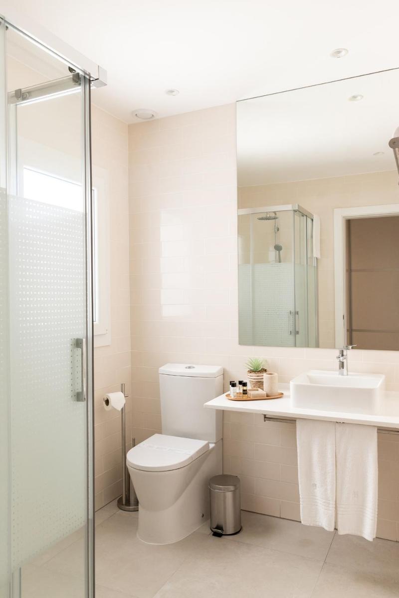 Blank - Alojamento Local - Housity