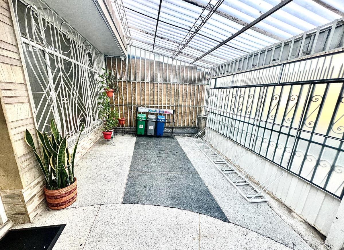 Vanity Home - Housity