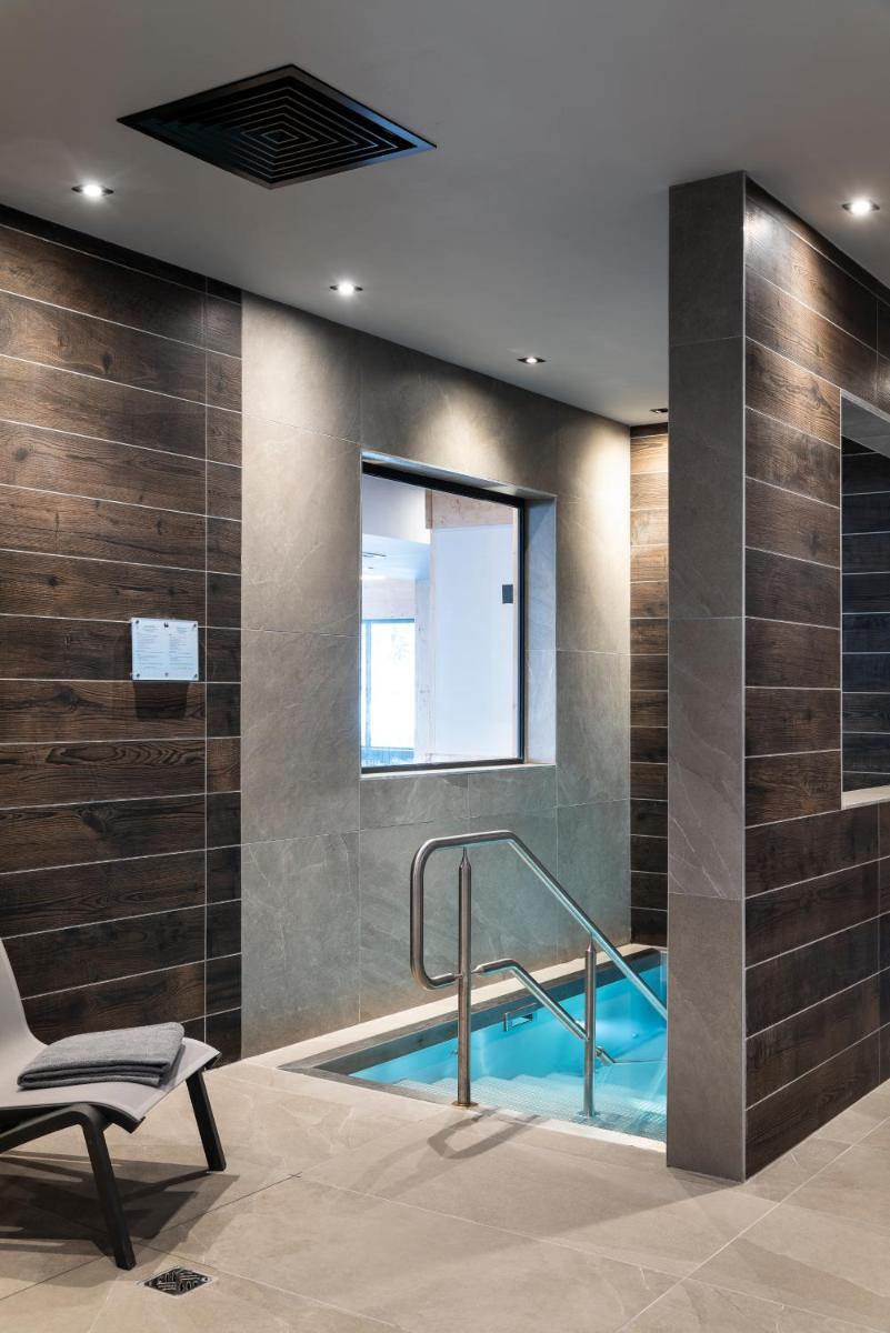 Piscine de l'établissement MGM Hôtels & Résidences - Résidence Le Hameau de l'Ours ou située à proximité