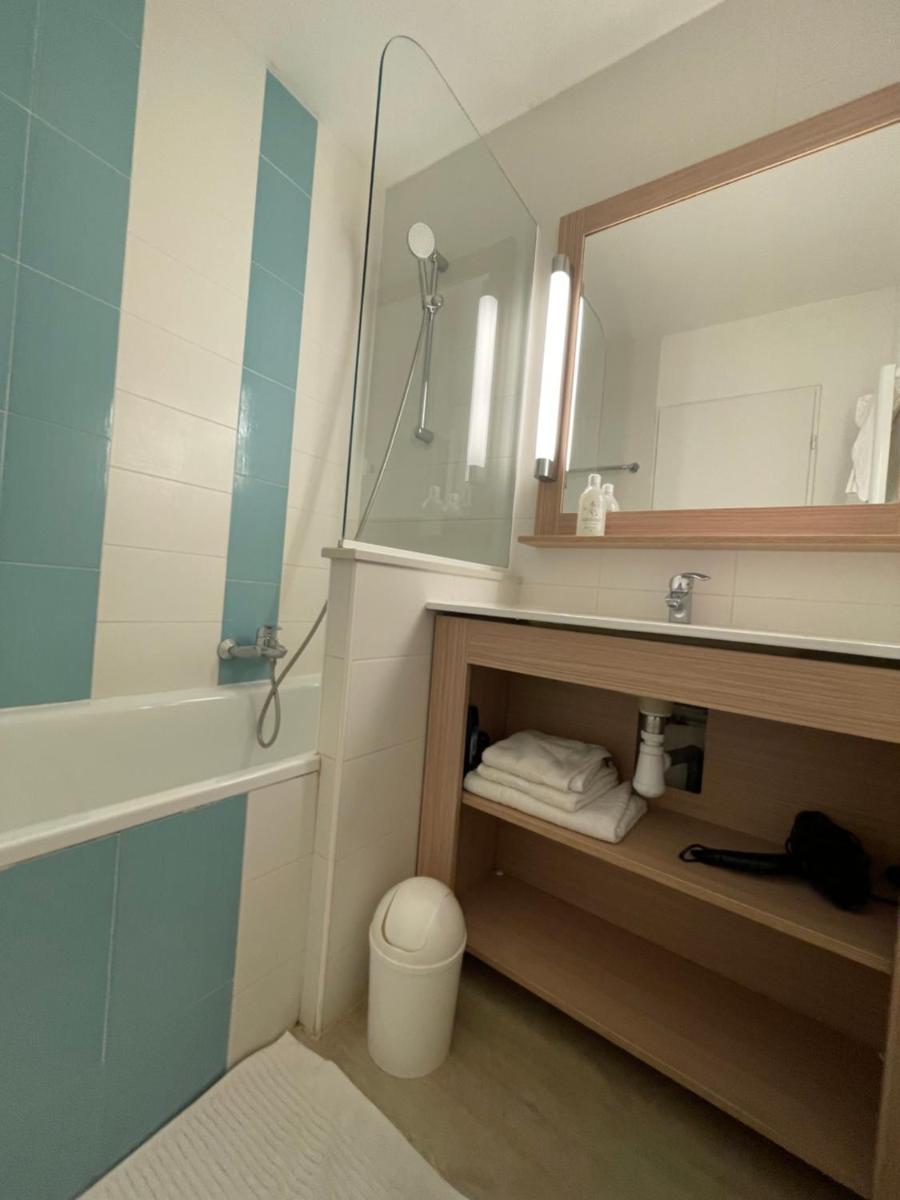 Studio cabine vu sur piscine - Housity