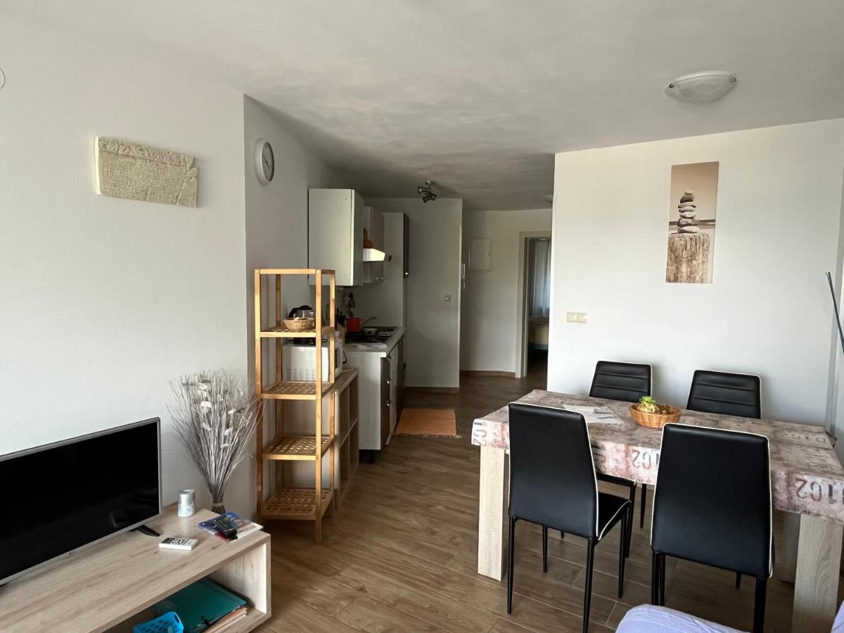 Apartments More - Housity