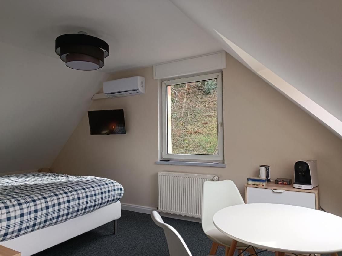 La Fontaine Aux Enfants - GR5 - Chambre avec sdb privée - Housity