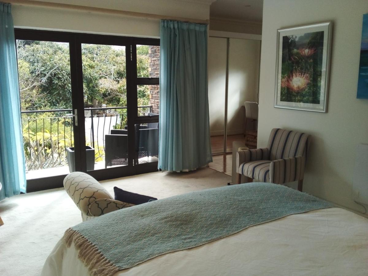 Constantia HomeStay - Housity