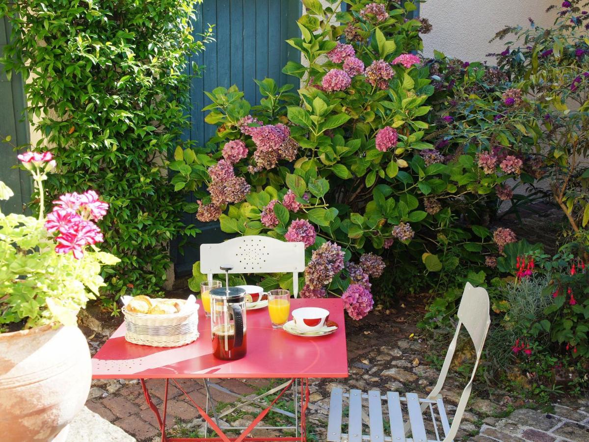 Maison de charme avec jardin à Montmirail - Rénovation 18e siècle, proche église, 2h de Paris - FR-1-410-211 - Hizvo