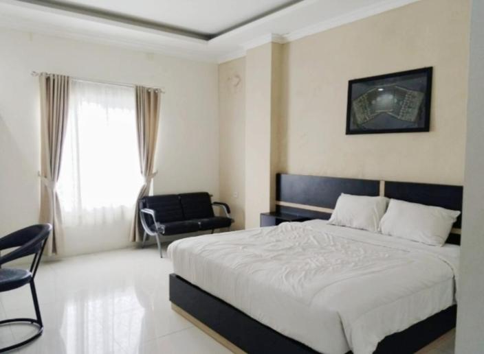 KHARIZ HOTEL - Housity