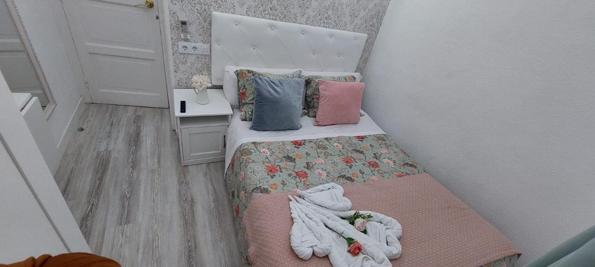 Hostal Milan - Housity