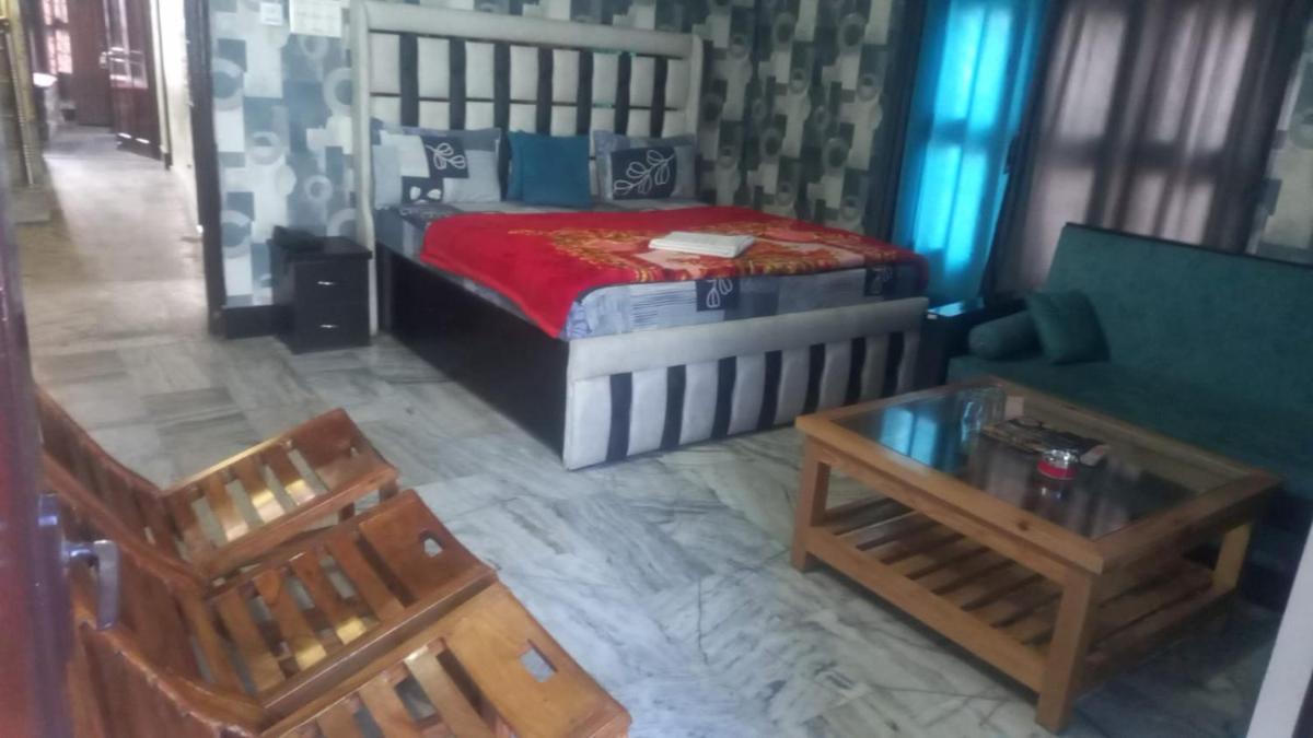 Hotel Monal - Housity