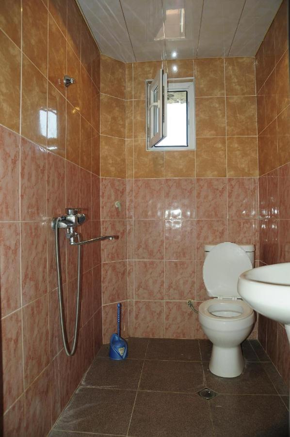 Guesthouse in Sadgeri - Housity