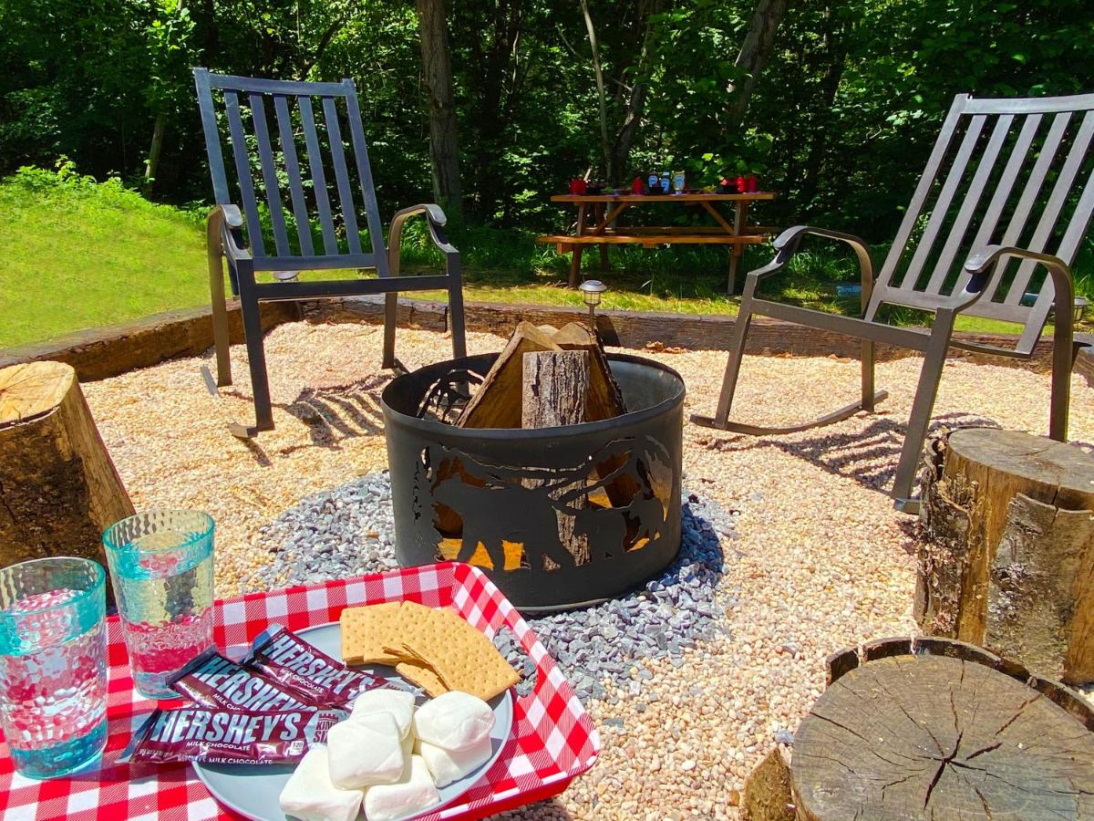 Cozy Bear Den - Housity