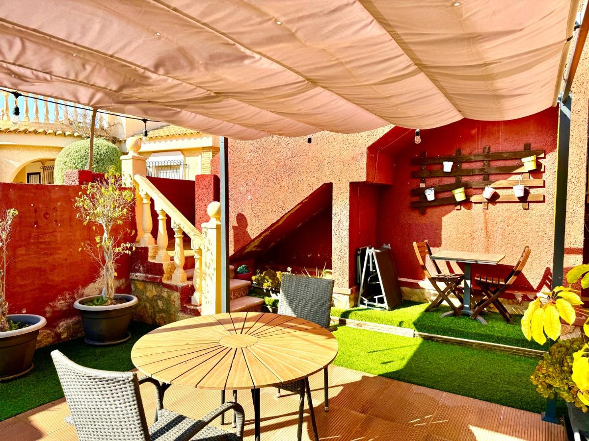 1 Casa y jardín - House & Garden -Gran Alacant Beach - Housity