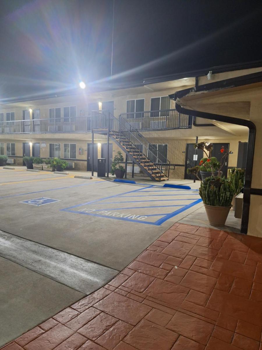 Portofino Inn Burbank - Housity