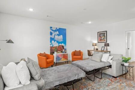 The O'Keeffe-2nd Floor Boutique Hotel Suite - Housity