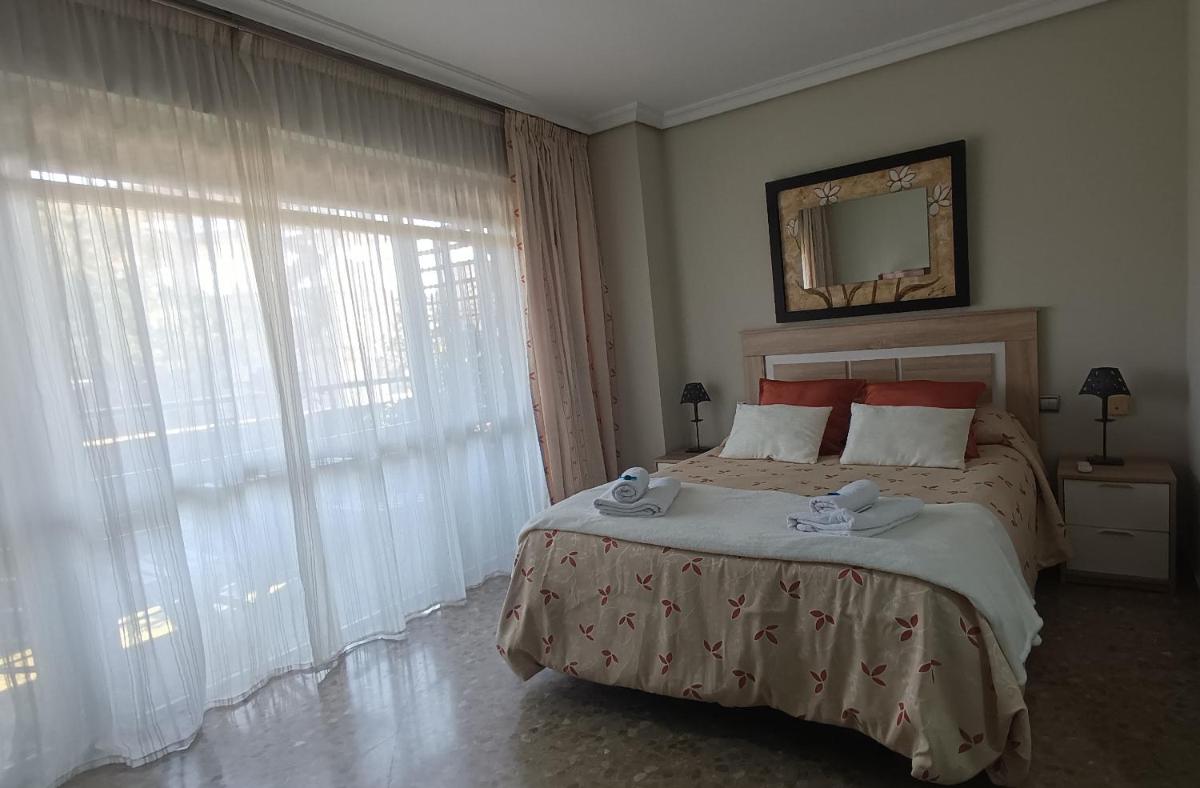 Feria apartment, near Plaza España - Hizvo