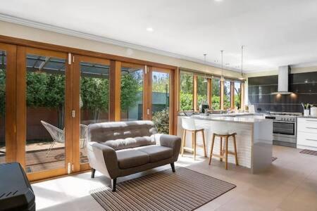 Suitetrails - Charming inner city home excellent base in Hobart