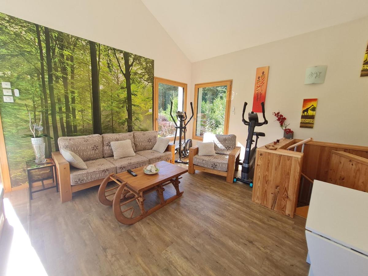 Chambres Familiales Confort avec Spa, Jacuzzi, Piscine et Vélo à Anould - FR-1-589-492 - Housity