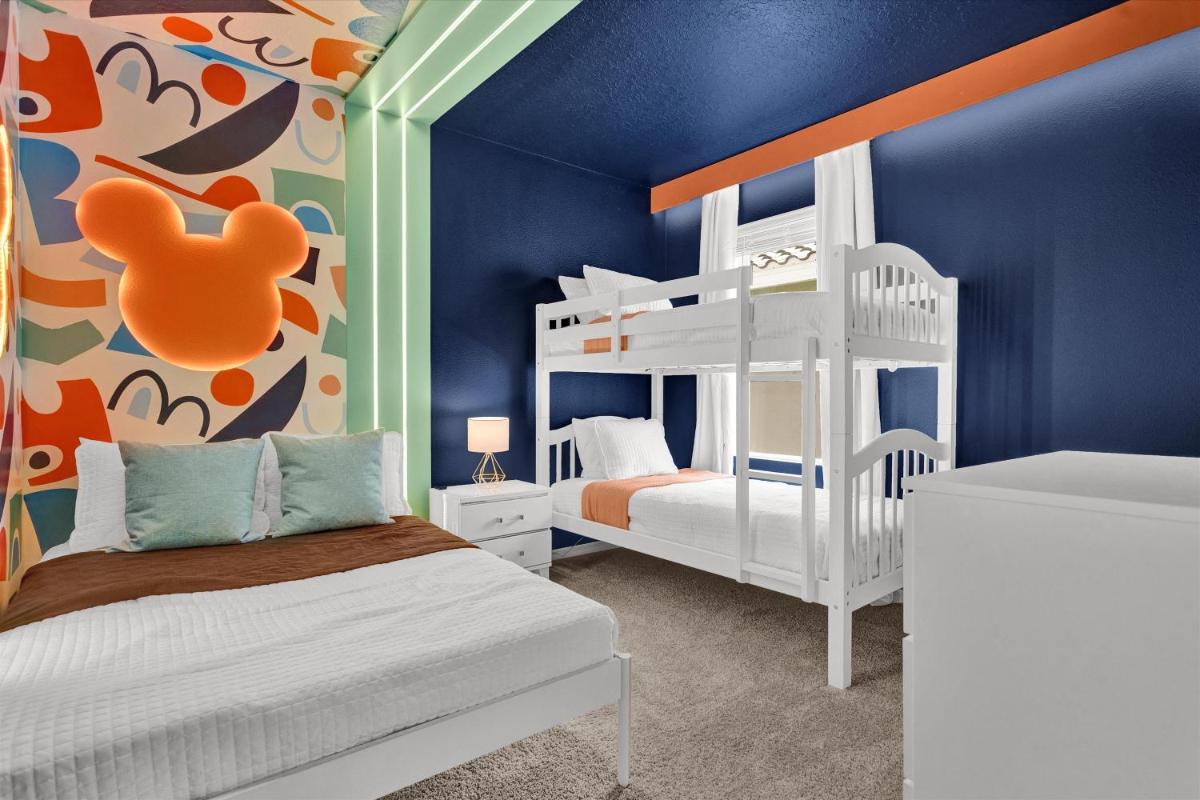 5 Bedrooms- 5 Bathrooms- Solterra 7622 OL - Housity