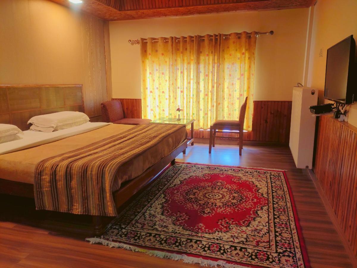Vardaan Hotels - PatniTop - Housity