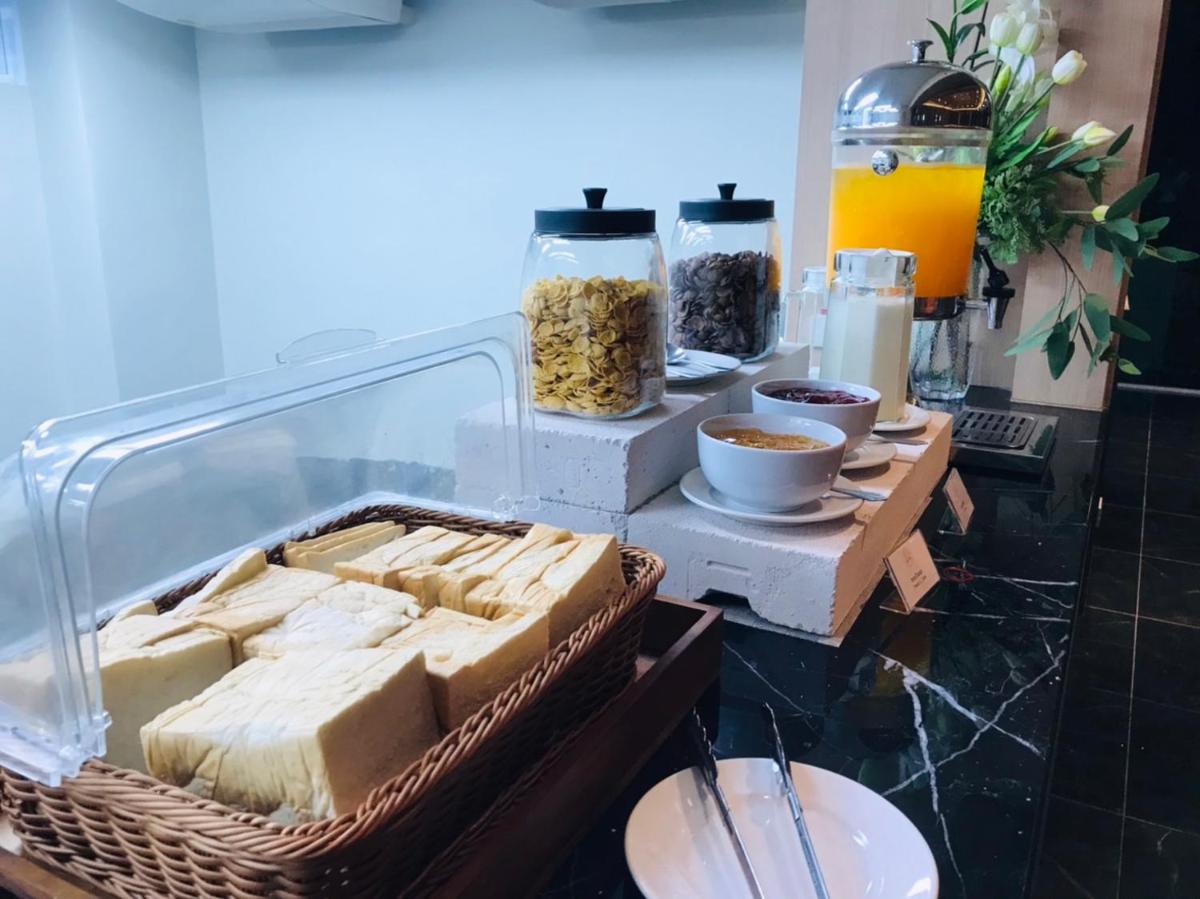 Mayflower Grande Suite Hotel - Housity