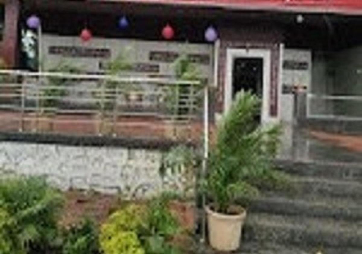 Hotel Mumbai Garden Resort - Housity