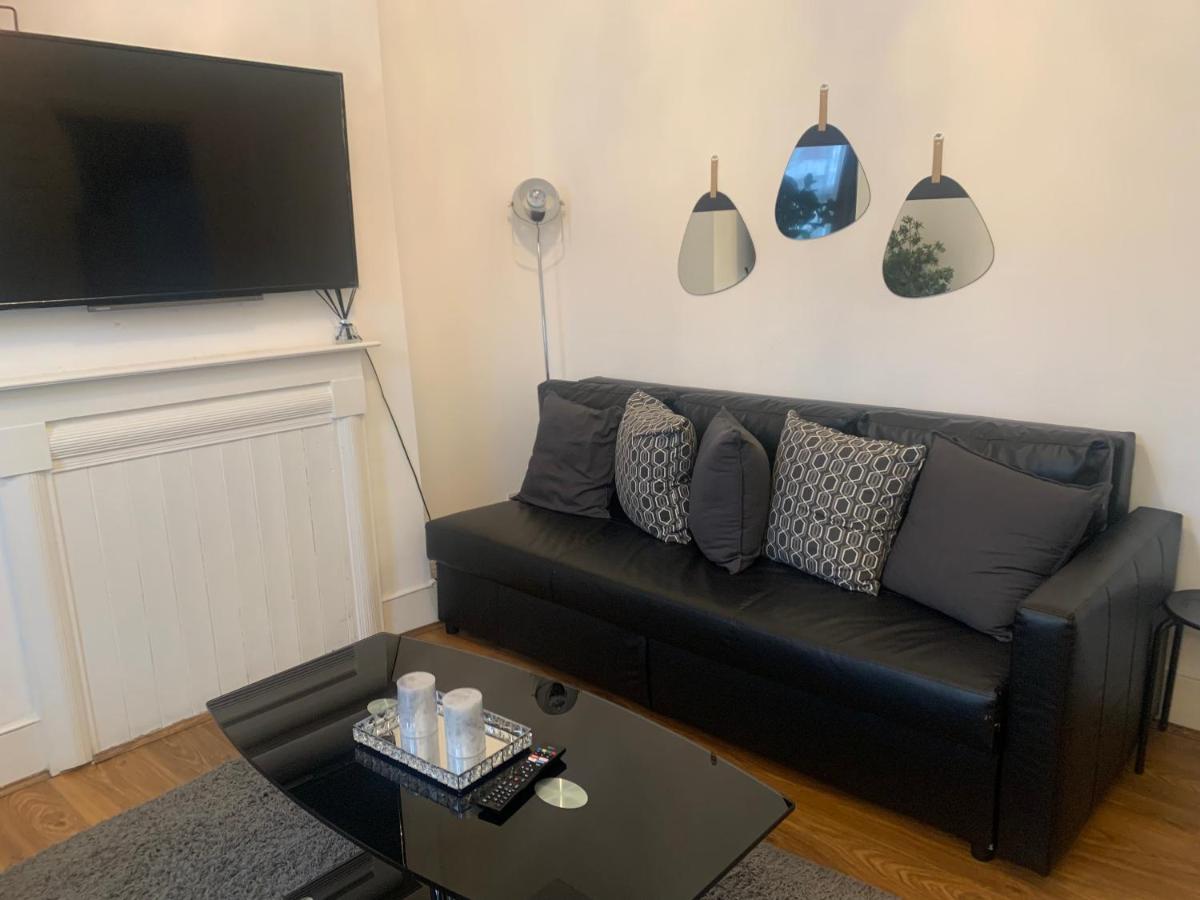 L A PLACE Croydon, London - Hizvo