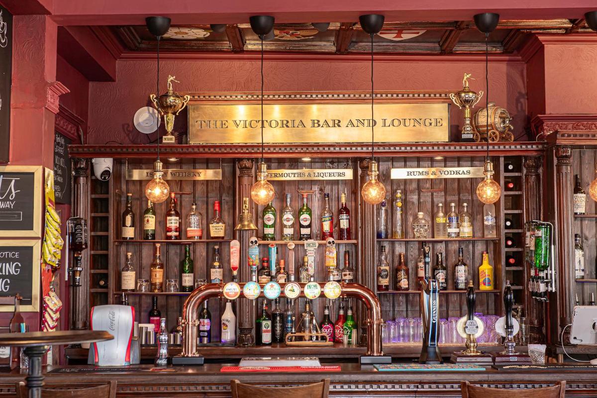 The Victoria Hotel - Housity