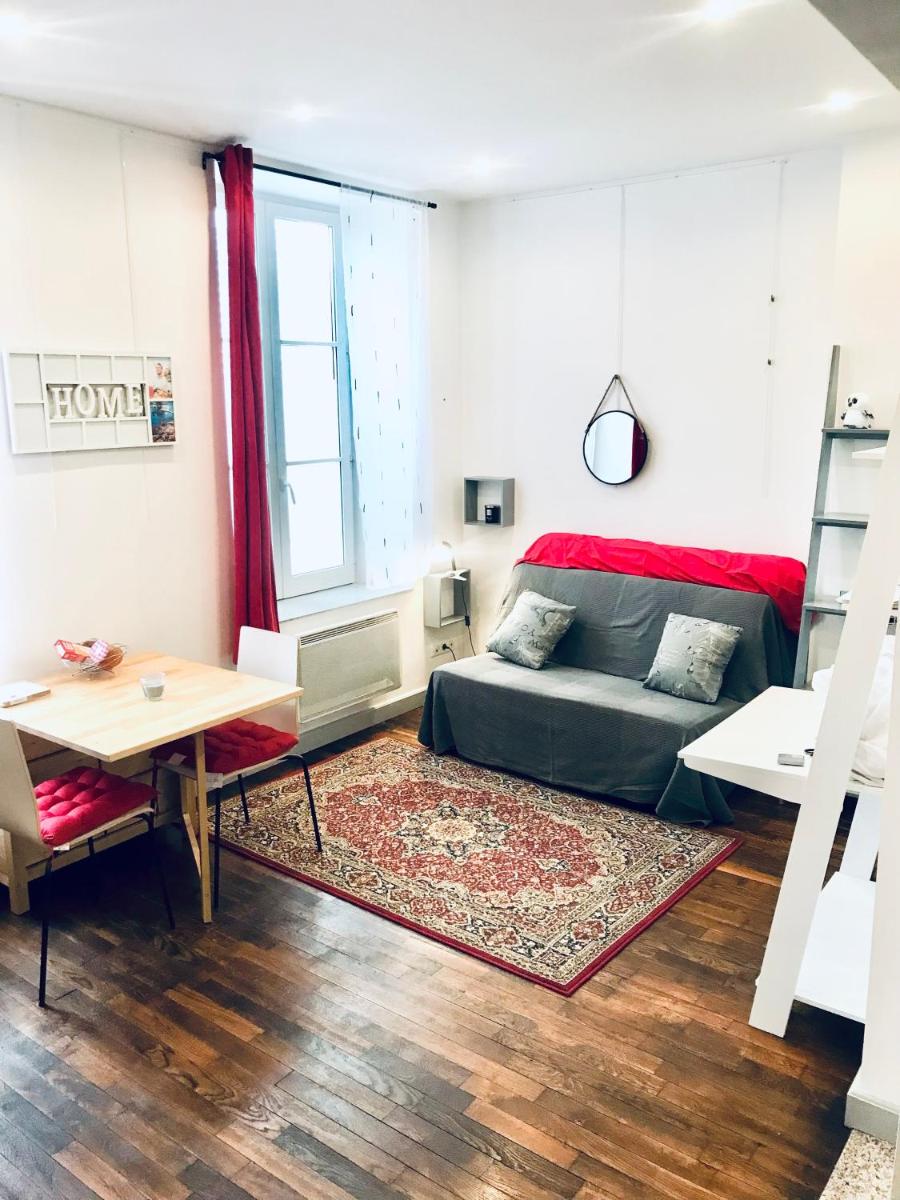 The Studio Castle in middle of Fontainebleau - Housity