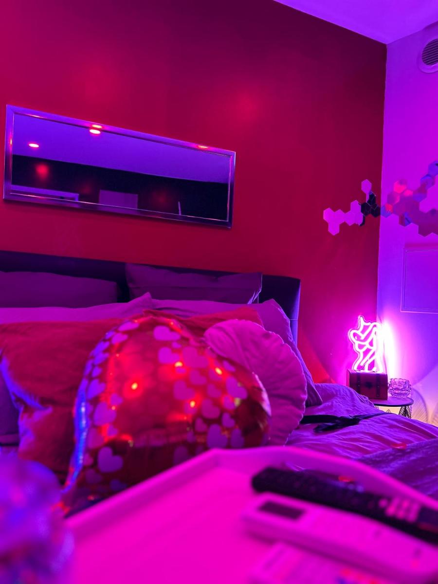 MJ Lust Room, centre var proche Verdon, cotignac, ambiance romantique - Housity