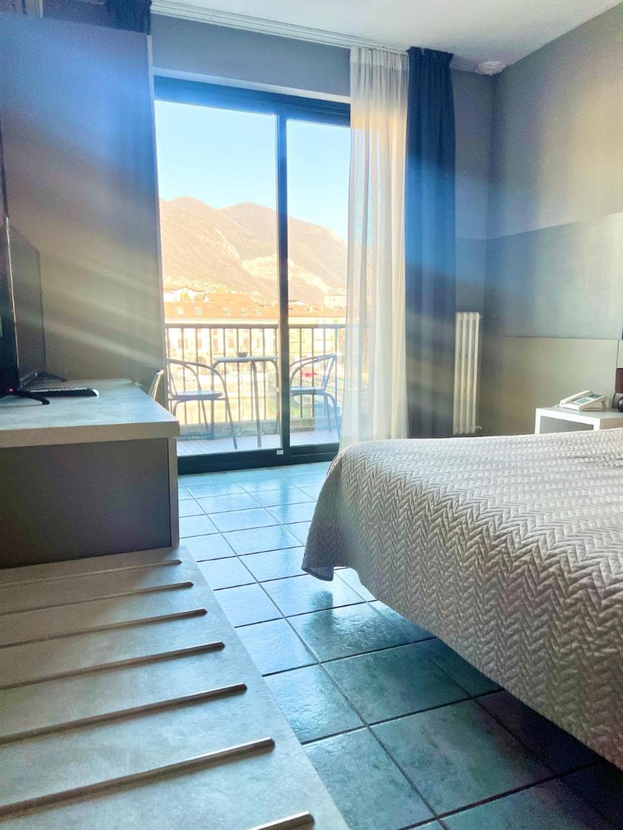 Hotel Stazione sul lago di Iseo - Housity