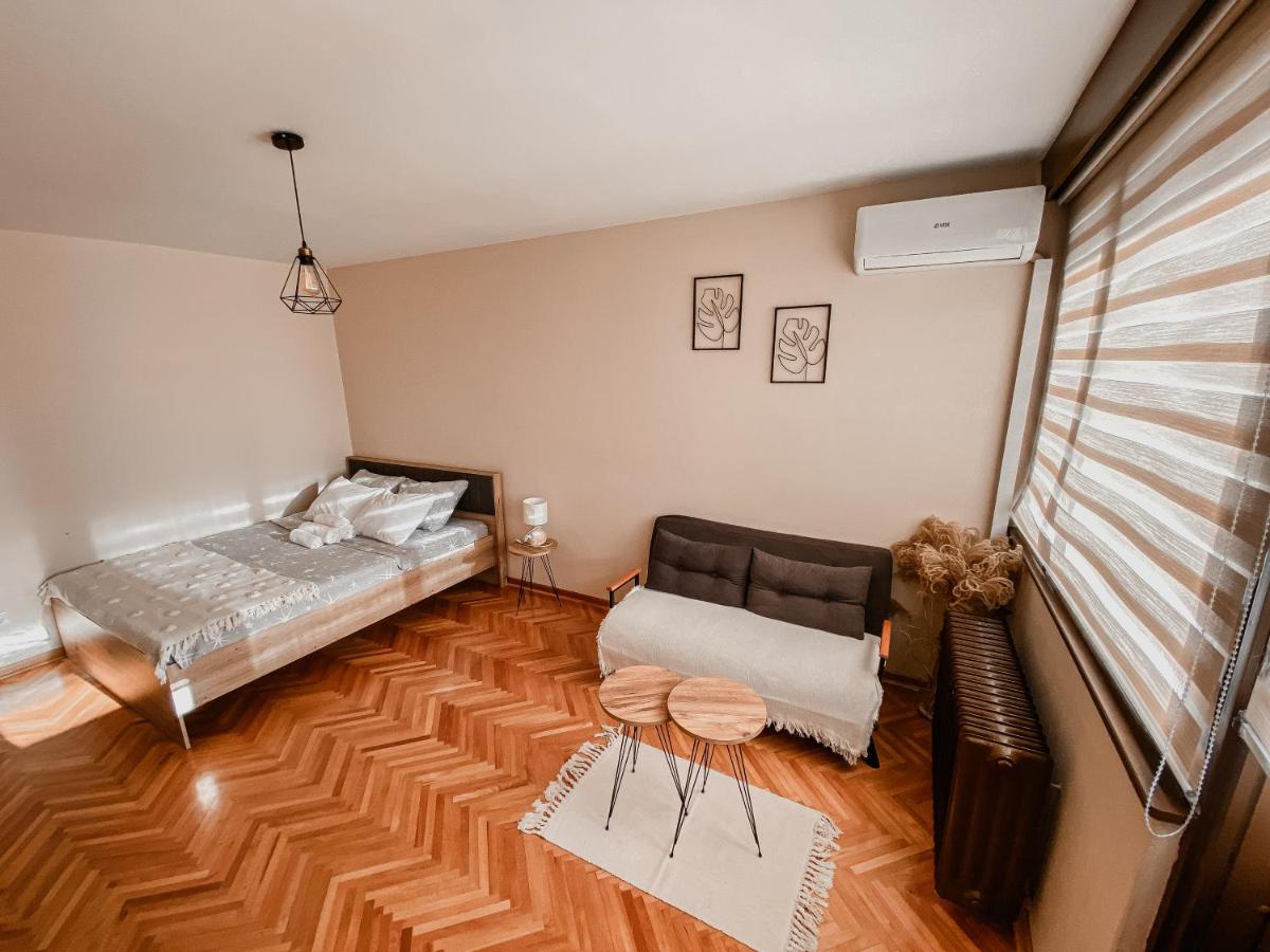 Manila Apartment Kragujevac - Housity