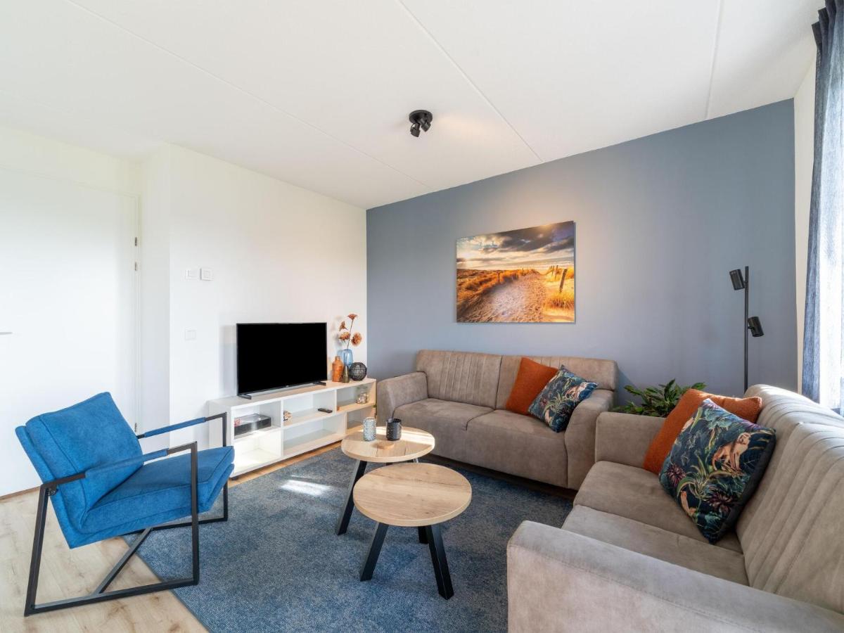 Modern holiday home in Scherpenisse with garden - Housity