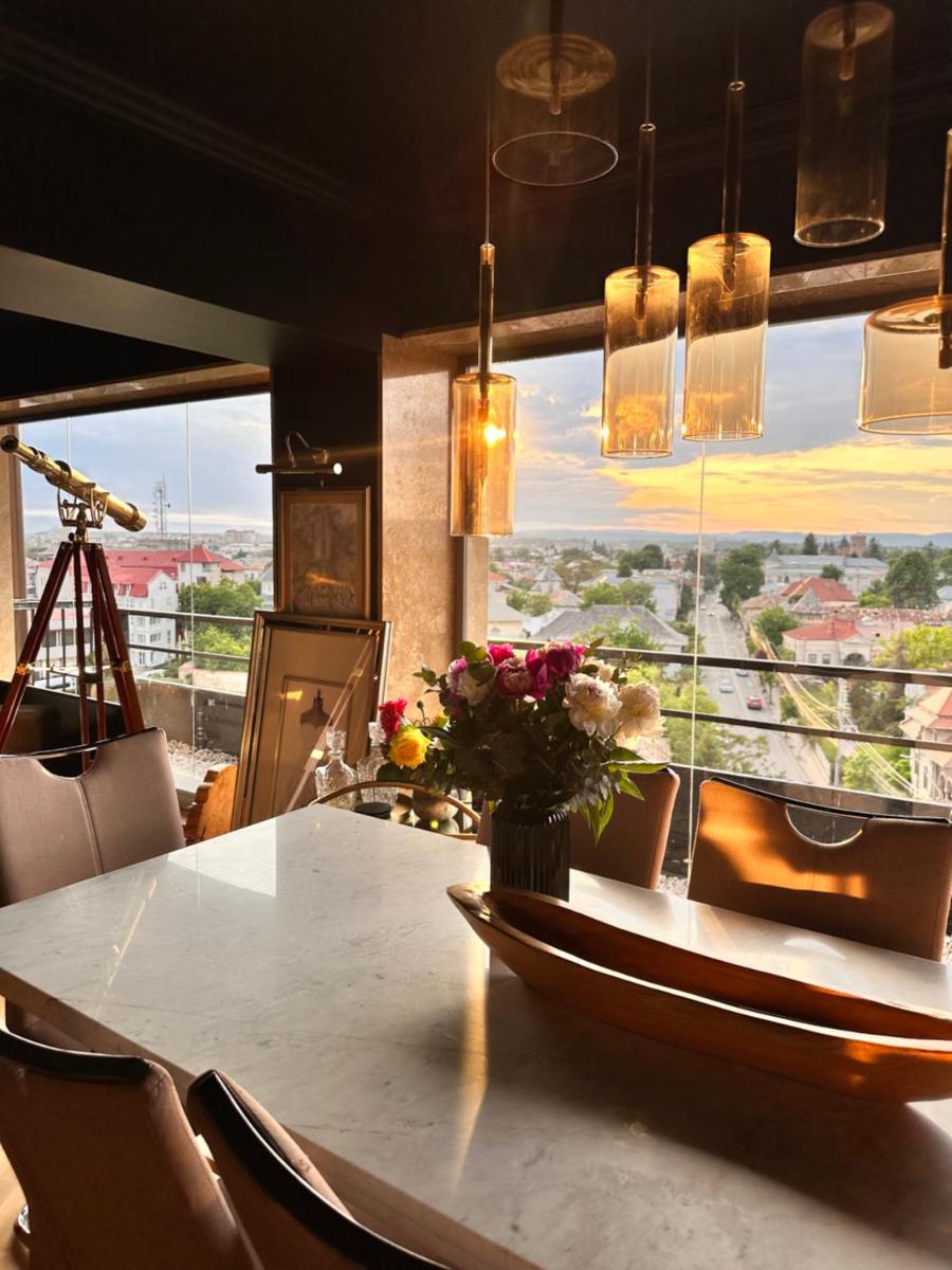 NOIR PENTHOUSE - Housity