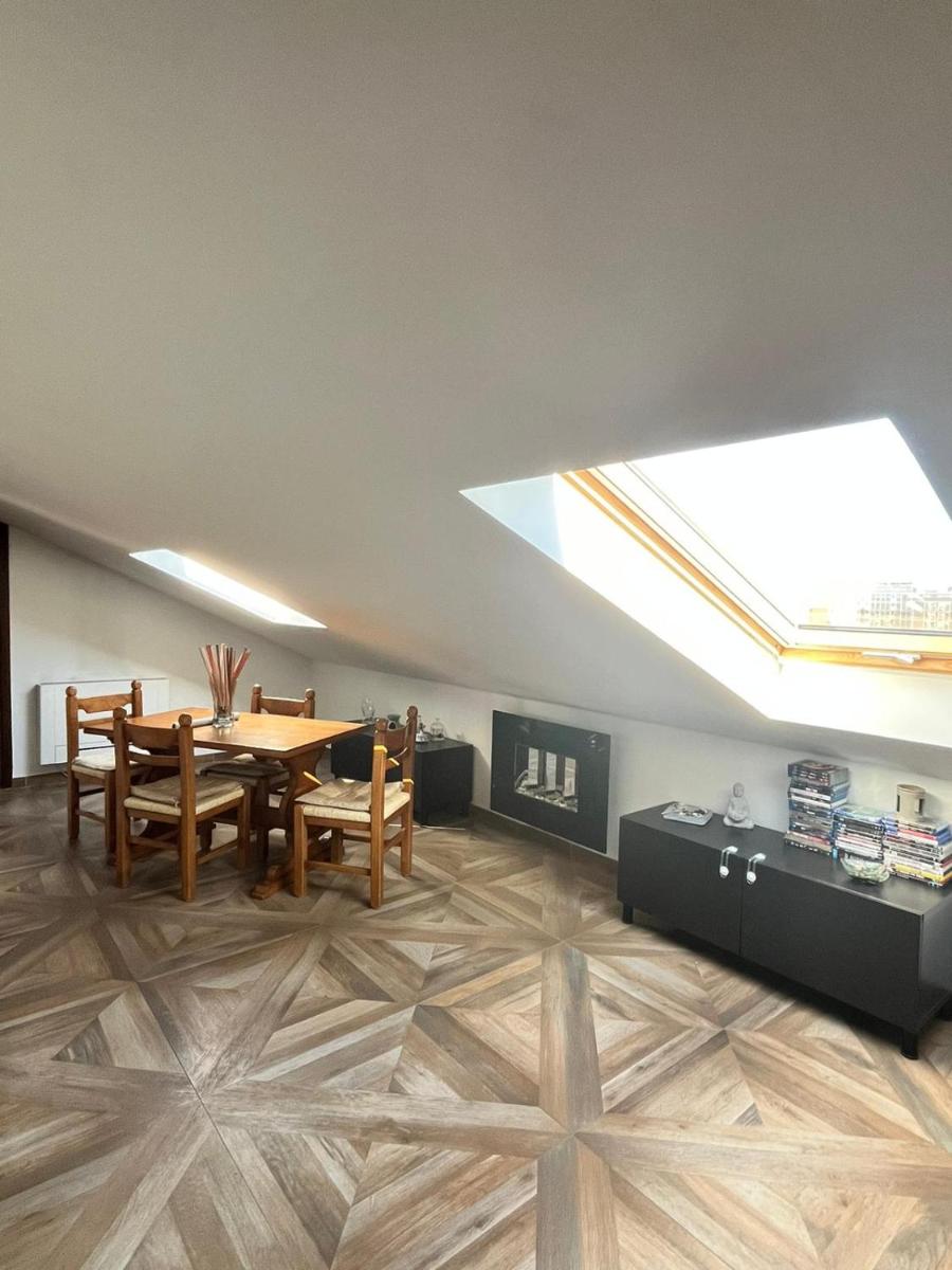 b&b Center Gallery - Housity