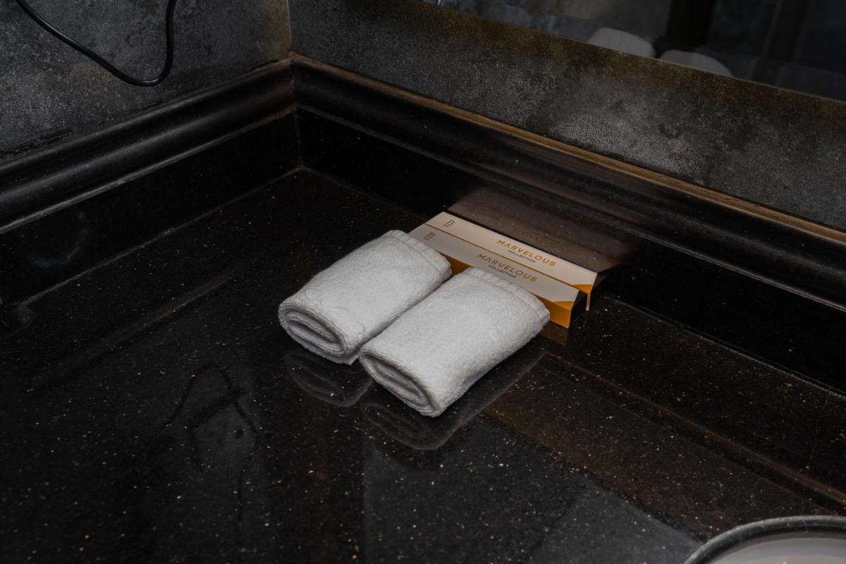 Damask Hotels - Housity