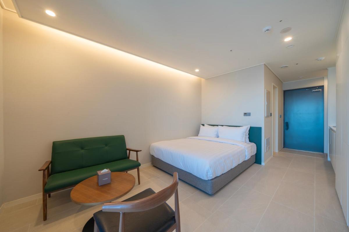 Chestertons Naksan - Housity