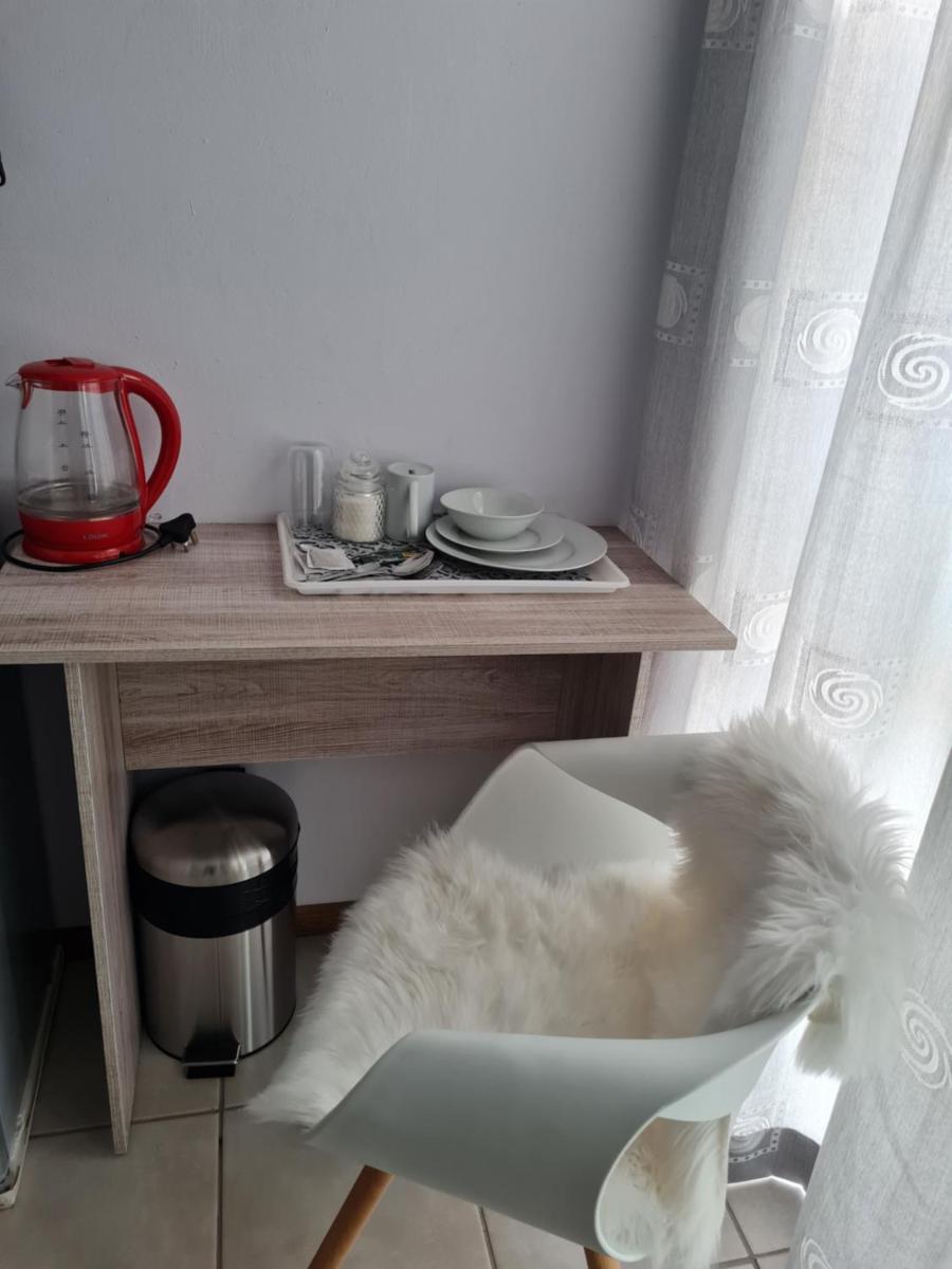 Mews Road Self-Catering - Housity