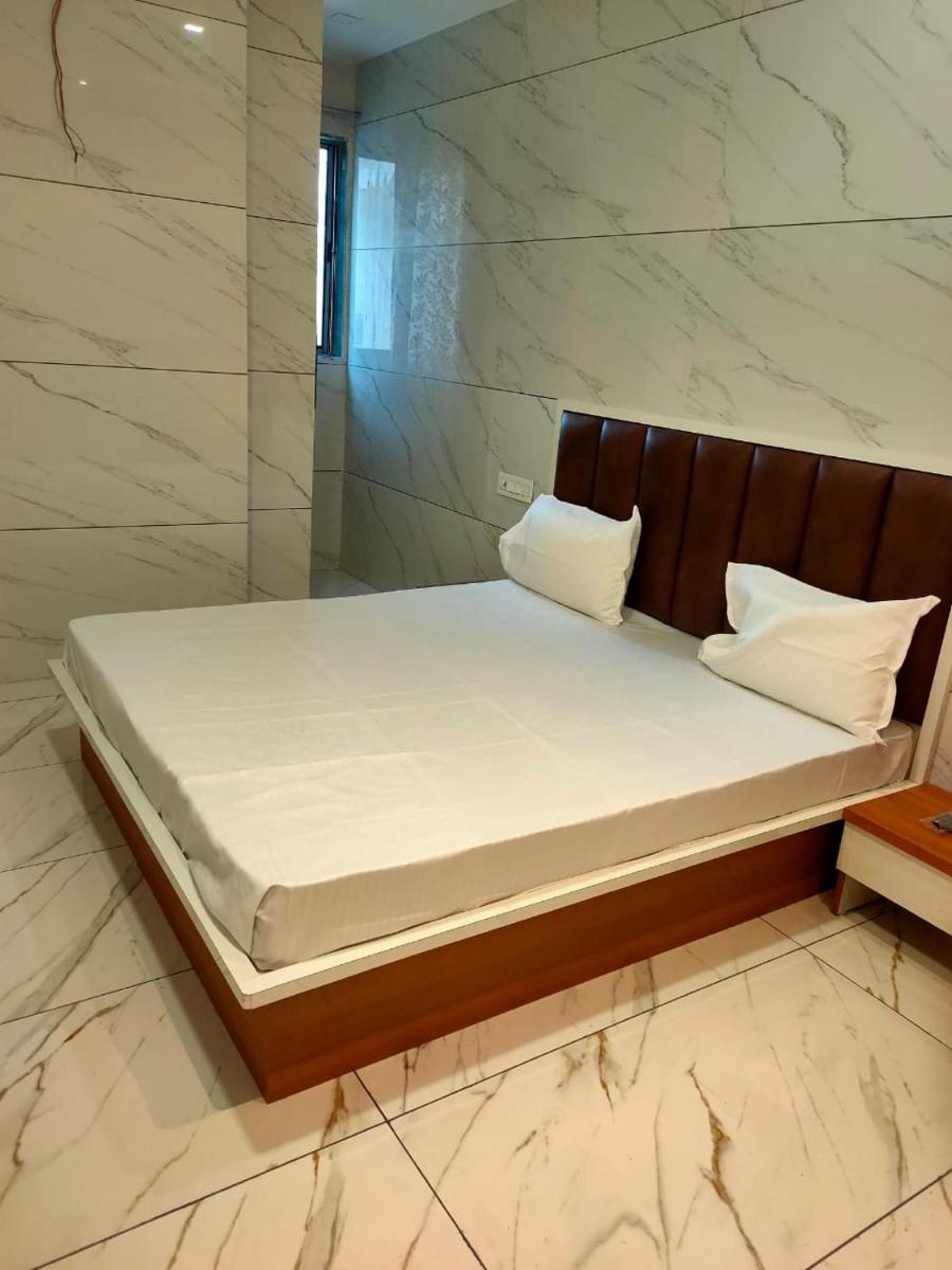HOTEL JANTA INN - Housity