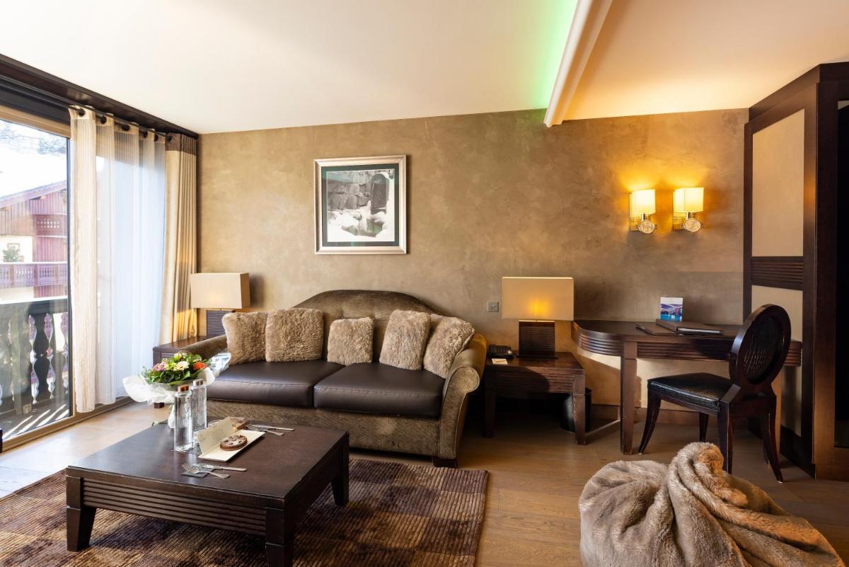 Coin salon dans l'établissement Le Lana