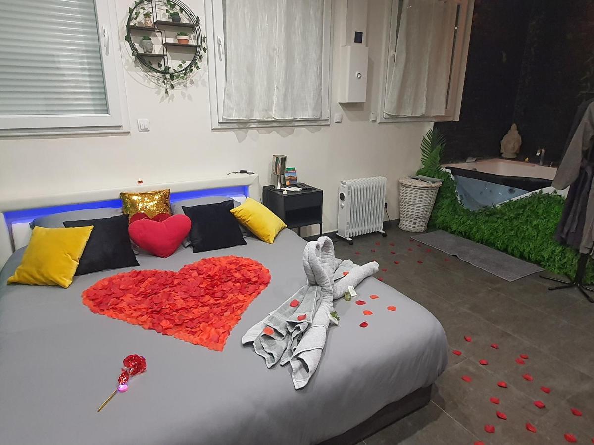 Suite Jacuzzi Privatif Plage Des Catalans - Housity