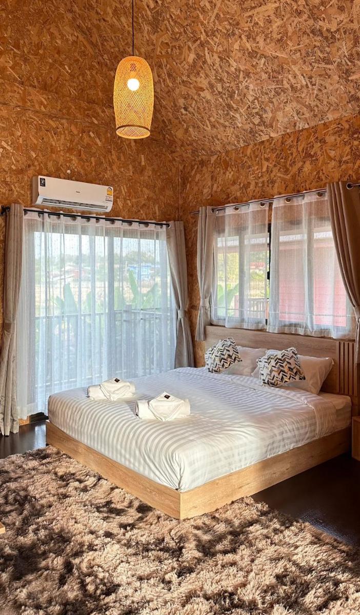 Luxe Nan Terrace View King Room - Housity