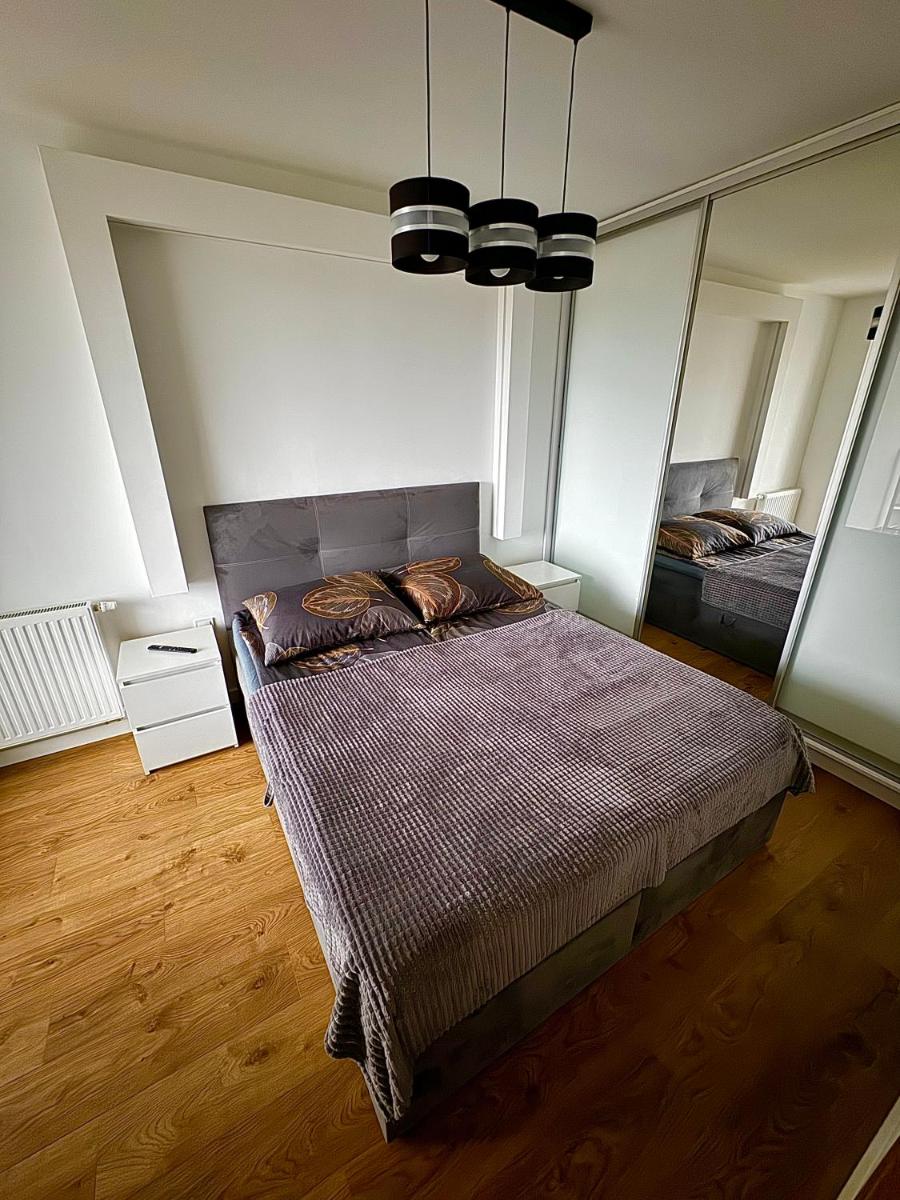 Jurajska Plaza - Nowoczesny apartament z osobną sypialnią, Parking GRATIS - HK Apartaments Kielce - Housity