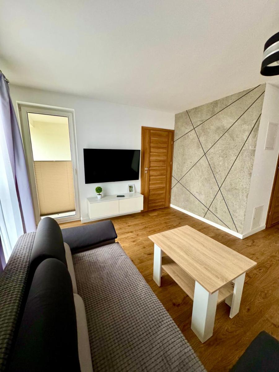 Jurajska Plaza - Nowoczesny apartament z osobną sypialnią, Parking GRATIS - HK Apartaments Kielce - Housity