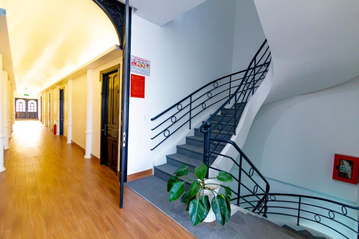 Gems Hotel - Khách sạn Trảng Bàng - Housity